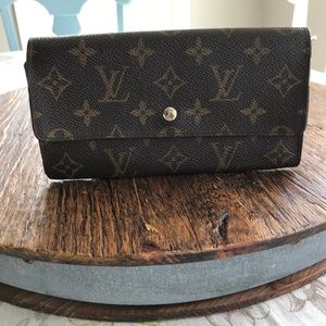 Louis Vuitton porte monnaye